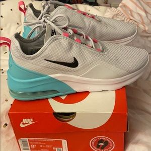 Brand new nike air max motion 2 sneakers